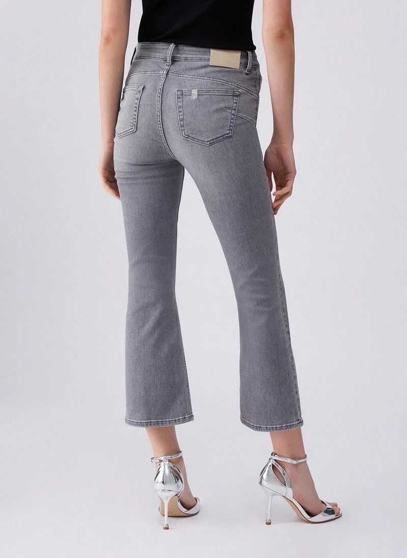 ليو جو High-rise bootcut jeans